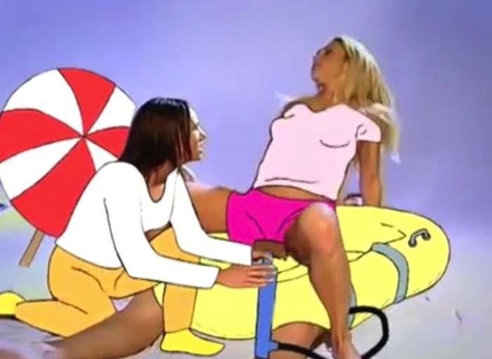Diesel XXX é o nome do vídeo abaixo, um viral semi pornográfico da Diesel para divulgação da festa de aniversário da marca. A execução e a idéia são muito boas. Vale muito a pena ver o vídeo.