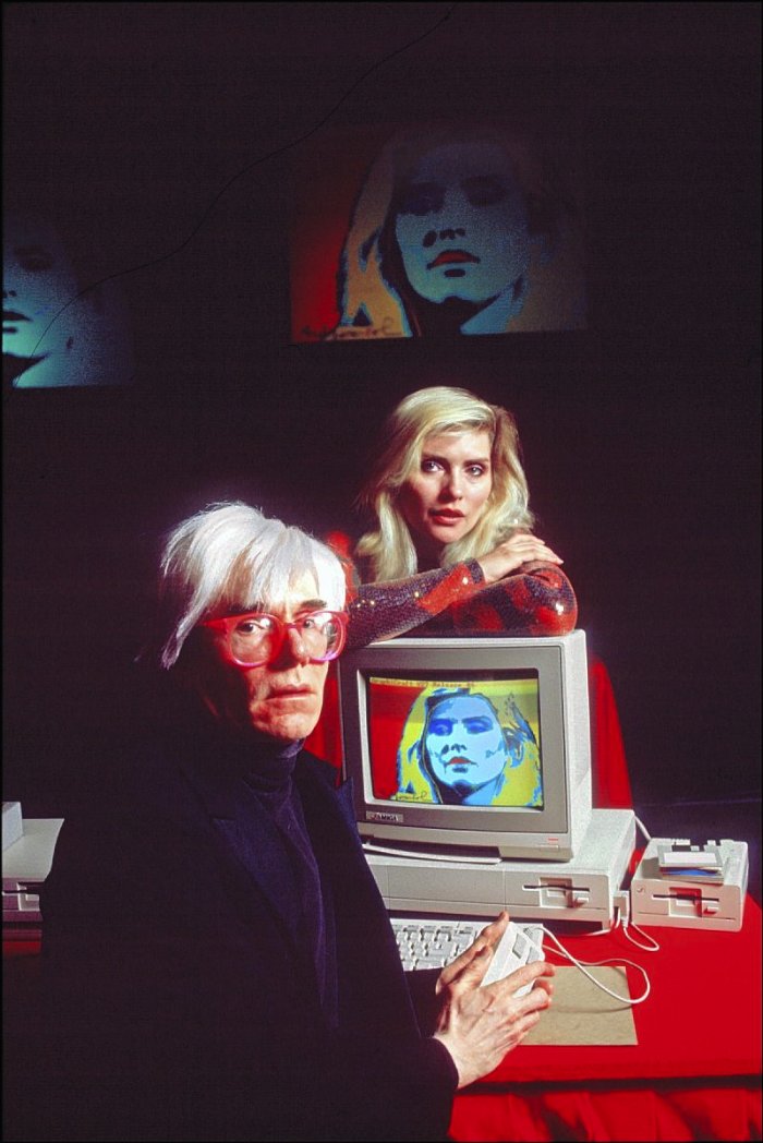 Andy Warhol desenha Debbie Harry num Amiga