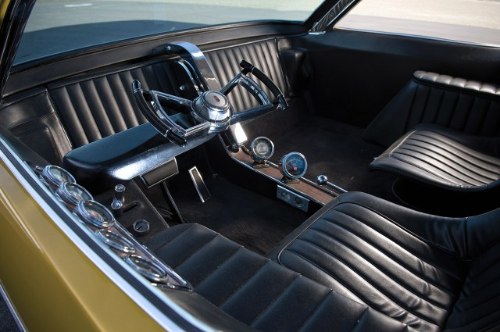 Esse Dodge Deora foi criado para o Detroit Autorama por Mike e Larry Alexander. Anos depois, ele acabou se tornando um dos primeiros carros da Hot Wheels. Esse é um carro do futuro visto pelos olhos de 1965.