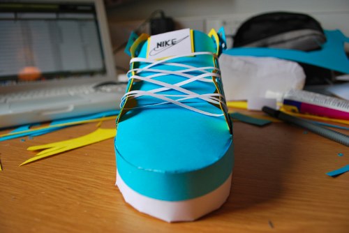 davidbrownings.com e seus nikes de papel