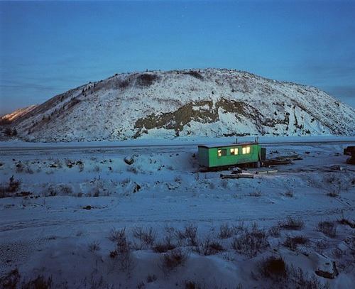 Less Than One é o nome desse projeto fotográfico de Alexander Gronsky. O nome foi escolhido devido ao diminuto número pequeno de pessoas por metro quadrado nas regiões remotas da Rússia.