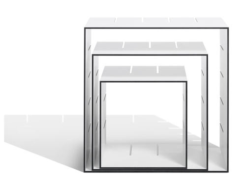 Konnex é um sistema modular de prateleiras em forma de cubos que se encaixam criando sistemas maiores. Mas o diferencia na obra de Florian Gross é que eles se encaixam numa espécie de sobreposição que cria outros cubos e deixa um visual ainda mais legal.
