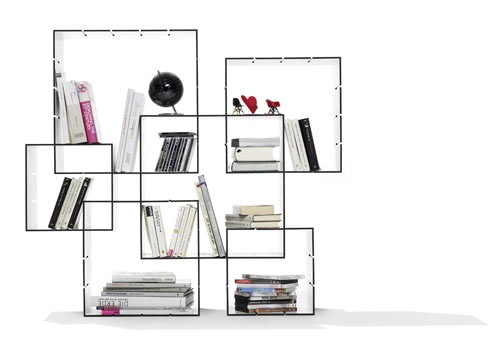 Konnex é um sistema modular de prateleiras em forma de cubos que se encaixam criando sistemas maiores. Mas o diferencia na obra de Florian Gross é que eles se encaixam numa espécie de sobreposição que cria outros cubos e deixa um visual ainda mais legal.