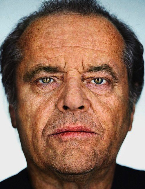 As fotos que Martin Schoeller tirou de alguns famosos são daquelas que te colocam tão perto dos seus ídolos que parece que você pode ler os olhos deles. Eu acho fenomenal.