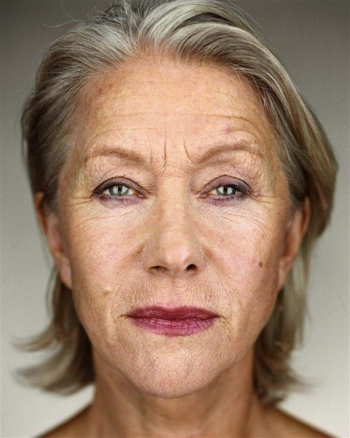 As fotos que Martin Schoeller tirou de alguns famosos são daquelas que te colocam tão perto dos seus ídolos que parece que você pode ler os olhos deles. Eu acho fenomenal.