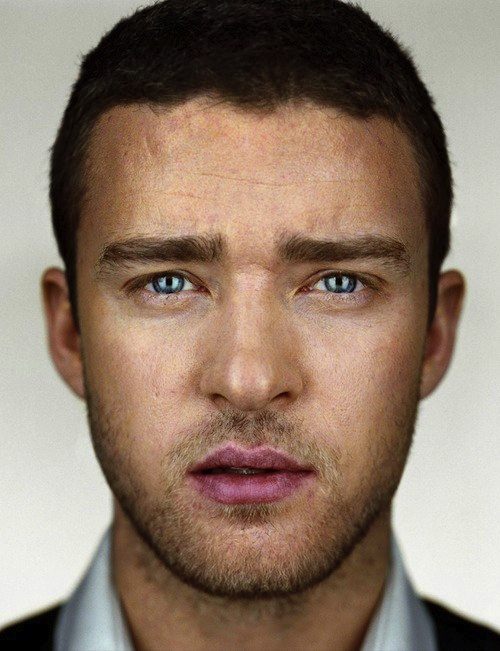 Martin Schoeller é um fotógrafo alemão famoso pelas suas séries premiadas de retratos em close up. Essas fotos são especiais devido a forma com a qual rostos familiares se tornam diferentes quando nossas noções de valor, celebridade e honestidade passam a ser questionadas.Crescer na Alemanha influenciou o trabalho de Martin Schoeller de várias formas e uma delas foi a fotografia de August Sander e seus retratos de trabalhadores. Além disso, o trabalho de Bernd e Hilla Becher marcaram muito seus anos de aprendizado.