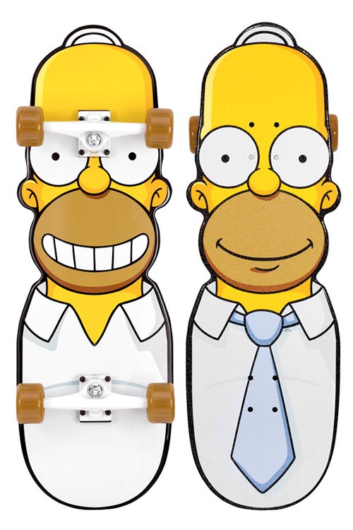 O Skate do Simpsons - A marca de skate Santa Cruz acabou de lançar sua série de skates inspiradas pela série animada The Simpsons. Essa série de skate dos Simpsons ficou tão legal, que mesmo eu que não sei andar nada, quero todos. Afinal, não é todo dia que você andar pelas ruas com seu pé na cara do Homer Simpson. É um sonho meu, é complicado explicar.