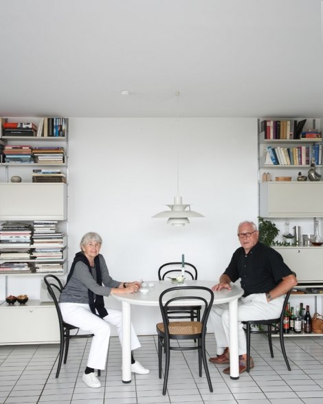 Conhecendo seu trabalho, eu sempre fiquei curioso para saber como que seria a casa de Dieter Rams e ela é um pouco parecida com a imagem mental que eu tinha na cabeça. Mas eu não esperava todas as plantas que você pode ver logo abaixo.