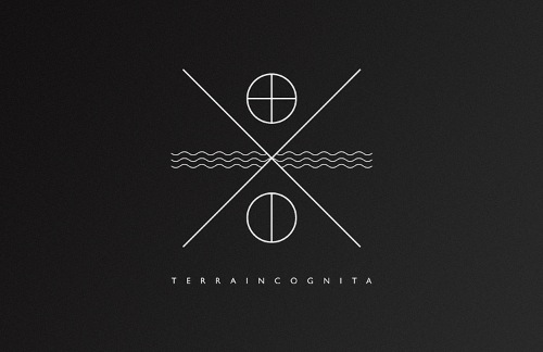 Estudio Ritxi Ostáriz trabalha com design gráfico e editorial. Sendo que a maioria dos seus projetos são voltados para projetos culturais e musicais. Sejam eles livros e catálogos de arte, capas de discos, posters ou merchandise.