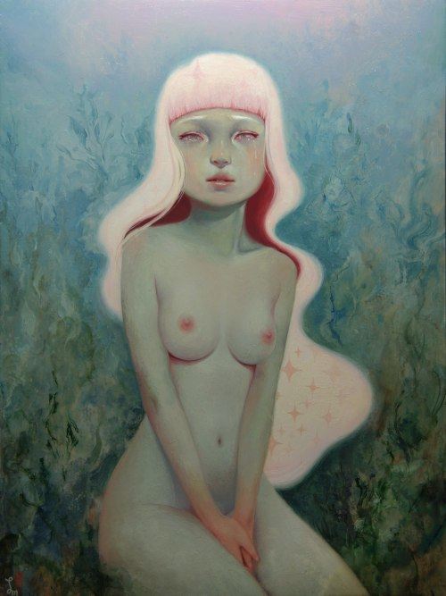 Mesmo ainda sendo uma estudante de arte, Soey Milk tem se destacado como artista e suas obras andam aparecendo cada vez mais em galerias e feiras. Sorte a nossa que todo esse sucesso não impediu a artista de experimentar com seu estilo mesmo já vendo que ela sabe muito bem o que está fazendo.