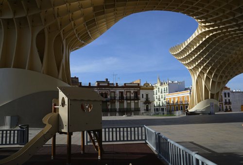 'playgrounds of the world' by manuel alvarez diestro_03