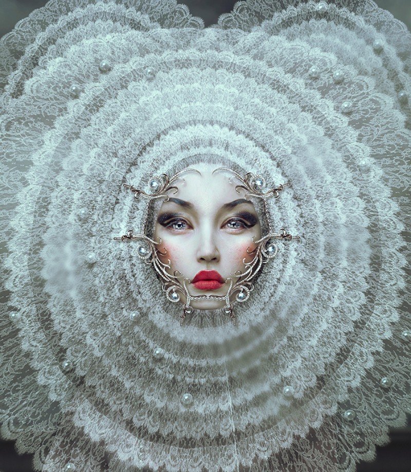Natalie Shau é uma fotógrafa e ilustradora lá de Vilnius, a capital da Lituânia. Ela começou sua carreira artística através do seu interesse em fotografia de moda e retratos e foi avançando no mundo ao descobrir a ilustração digital e a fotografia como arte. Aqui, nesse artigo, você vai ver uma mistura de projetos pessoais e trabalhos criados para músicos, teatro, revistas de moda e publicidade.