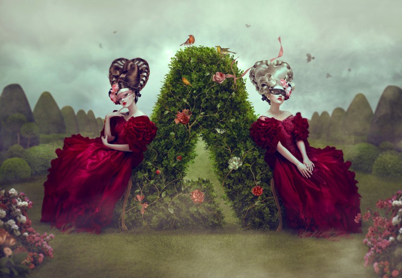 Natalie Shau é uma fotógrafa e ilustradora lá de Vilnius, a capital da Lituânia. Ela começou sua carreira artística através do seu interesse em fotografia de moda e retratos e foi avançando no mundo ao descobrir a ilustração digital e a fotografia como arte. Aqui, nesse artigo, você vai ver uma mistura de projetos pessoais e trabalhos criados para músicos, teatro, revistas de moda e publicidade.