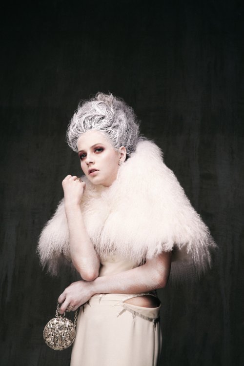 Requiem for a Queen_07