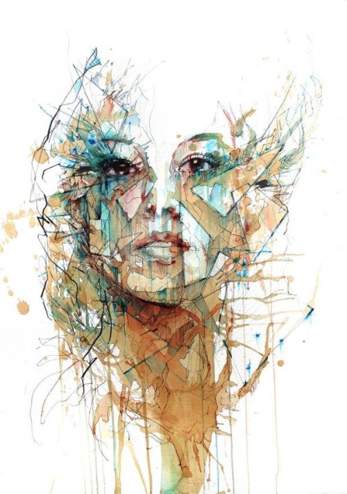 Carne Griffiths trabalha com tintas de caligrafias, grafite e alguns líquidos que você não espera ver em pinturas como vodka, chá e café. É assim que ele distorce nossa visão criando manipulações de imagens desenhadas a mão. Imagens essas que exploram a forma humana e a geometria de um jeito que combina o literal e o abstrato. 