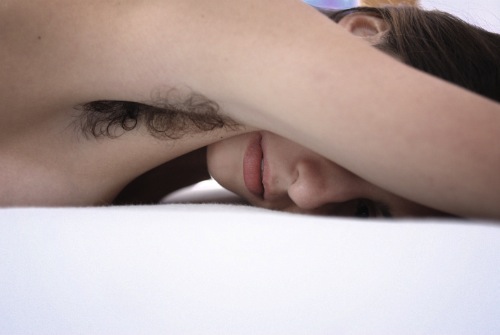 As fotos que você pode ver nesse post são do do italiano Romolo Giulio Milito, mas todo mundo conhece seu trabalho sob o nome de lundesnombreux. É assim que ele é conhecido e é esse o nome que ele assina nas suas belíssimas fotografias cheias de classe.