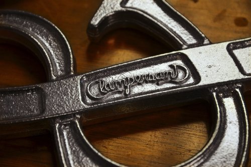 AdjustableClampersand_05