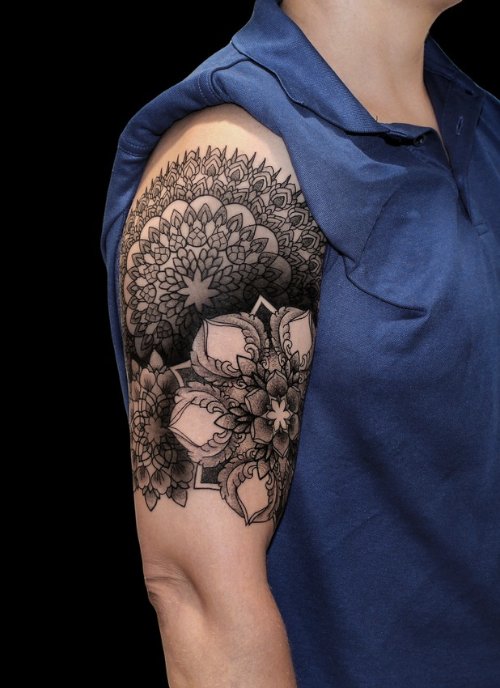as tatuagens de Chaim Machlev