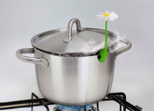 São poucas as vezes que gosto de ver o design de um objeto sendo propositalmente fofo. E foi isso que eu vi e gostei no Flower Power do Ototo Design. O produto em si é algo muito simples: uma peça de silicone que serve para deixar uma panela semi aberta. Mas, porque fazer algo apenas funcional se posso fazer algo decorativo e interessante, voltado para o público alvo?