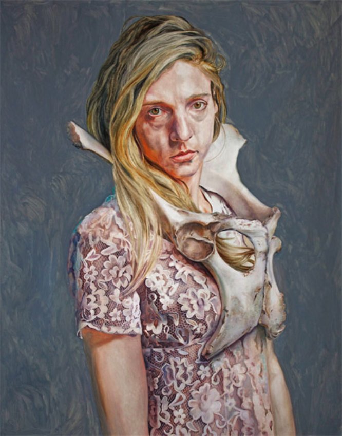 Vivemos num mundo onde tudo é digital, tudo é rápido e tudo é instantâneo. As pessoas não fazem como no passado e encomendam retratos, pinturas feitas por artistas. Mas, ao mesmo tempo que essa é uma demanda em extinção, a arte continua sendo apreciada como antes. É isso que Gael Davrinche quis explorar na sua série de retratos onde os modelos, incluindo o próprio artista, fazem piada deles mesmos. 
