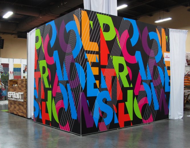 Hype Type é o nome do estúdio de design gráfico de Paul Hutchison, um designer britânico baseado em Los Angeles. O estúdio foi fundado em 1999 e, com seu foco multidisciplinar, vem trabalhando com clientes nacionais e internacionais.