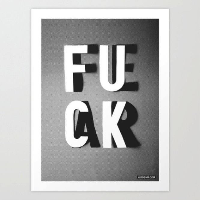 WRDBNR é uma loja de camisetas, posters e capas de celulares que cria produtos tipográficos com letterings manuais e cheios de frases do que eu chamo de auto-ajuda hipster.