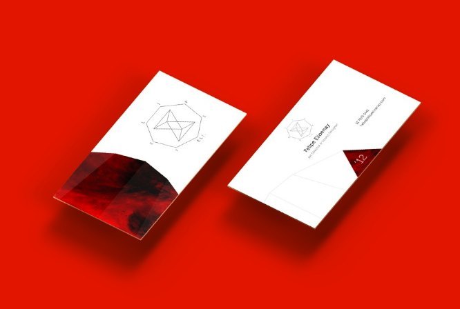 Felipe Elioenay é um designer brasileiro com um portfólio voltado para direção de arte, branding e design gráfico. Acompanho o trabalho dele no grupo Behance Brasil no facebook e sei que os meses que ele passou na Ucrânia tiveram uma influência bem grande no que você vê no seu portfolio. Ou, pelo menos, é o que eu vejo por lá.