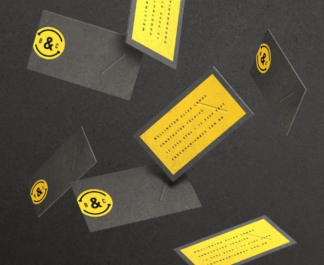 Felipe Elioenay é um designer brasileiro com um portfólio voltado para direção de arte, branding e design gráfico. Acompanho o trabalho dele no grupo Behance Brasil no facebook e sei que os meses que ele passou na Ucrânia tiveram uma influência bem grande no que você vê no seu portfolio. Ou, pelo menos, é o que eu vejo por lá.