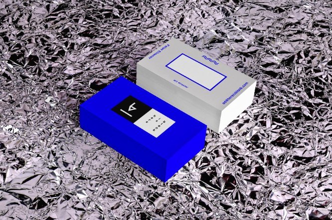 Felipe Elioenay é um designer brasileiro com um portfólio voltado para direção de arte, branding e design gráfico. Acompanho o trabalho dele no grupo Behance Brasil no facebook e sei que os meses que ele passou na Ucrânia tiveram uma influência bem grande no que você vê no seu portfolio. Ou, pelo menos, é o que eu vejo por lá.
