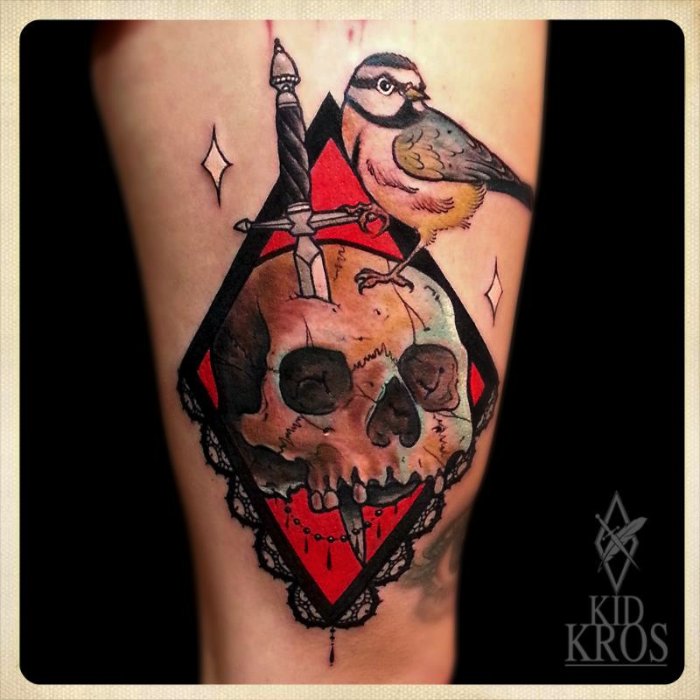 Kid-Kros é um tatuador croata com um portfolio de tatuagens bem único em estilo e cores. Sua atenção para detalhes é fora do comum e o seu estilo de ilustrações está entre meus favoritos. Dêem uma olhada nas imagens abaixo e pronto.