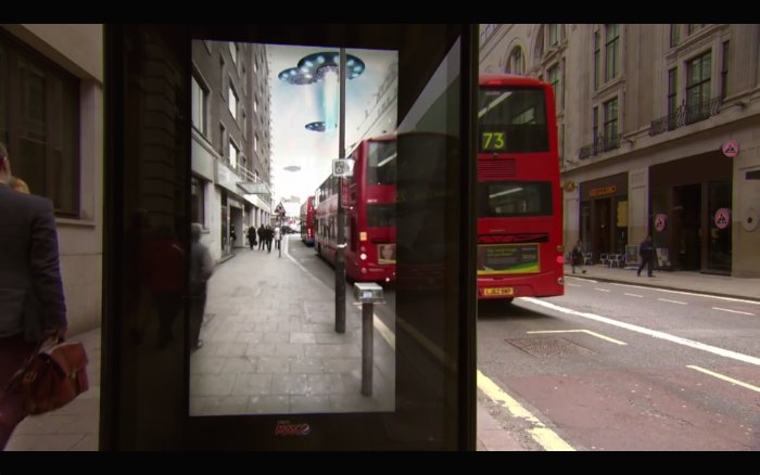 A Pepsi Max resolveu fazer um tipo diferente de publicidade em Londres e acabou criando o ponto de ônibus mais legal que eu já vi. Unbelievable foi o nome escolhido para essa intervenção e é exatamente isso que você vai se questionar caso estivesse esperando seu ônibus ali.