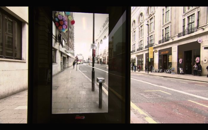 A Pepsi Max resolveu fazer um tipo diferente de publicidade em Londres e acabou criando o ponto de ônibus mais legal que eu já vi. Unbelievable foi o nome escolhido para essa intervenção e é exatamente isso que você vai se questionar caso estivesse esperando seu ônibus ali.