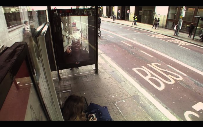 A Pepsi Max resolveu fazer um tipo diferente de publicidade em Londres e acabou criando o ponto de ônibus mais legal que eu já vi. Unbelievable foi o nome escolhido para essa intervenção e é exatamente isso que você vai se questionar caso estivesse esperando seu ônibus ali.