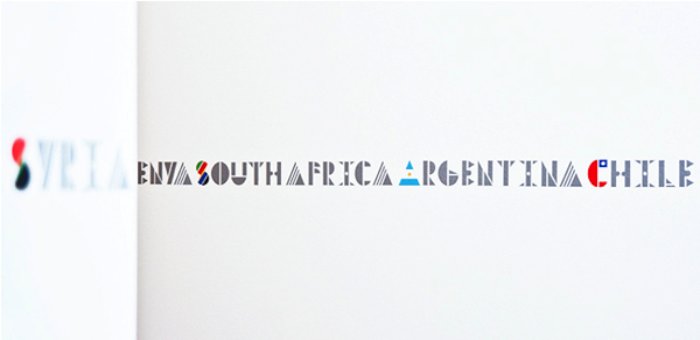 Uma Tipografia Multinacional foi a resposta que a Grey Group Singapore teve para todo o debate sobre global versus local. Na experiência deles, quando você precisa falar com o mundo inteiro, a melhor forma de fazer isso é criar um time multinacional. Foi dessa ideia que surgiu essa família tipográfica.