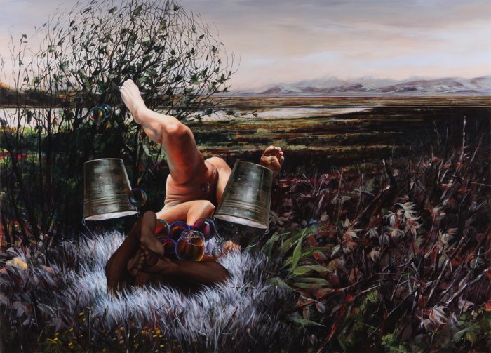Nguyen Xuan Huy nasceu no Vietnã e hoje trabalha aqui de Berlim. Suas pinturas pegam elementos emprestados de toda história da arte, passando pela estética do pop art e por todos os traumas pós guerra que o Vietnã encara até hoje. Incluindo ai todas as deformações que o agente laranja continua causando três gerações depois do fim da guerra.