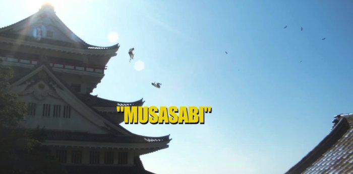 Japanese School Girl Chase - O video que resolvi chamar de Japanese School Girl Chase deveria se tornar referência na forma de criar vídeos de parkour. Apesar de ser um video de publicidade para vender um refrigerante da Suntory, o video é muito mais do que isso.