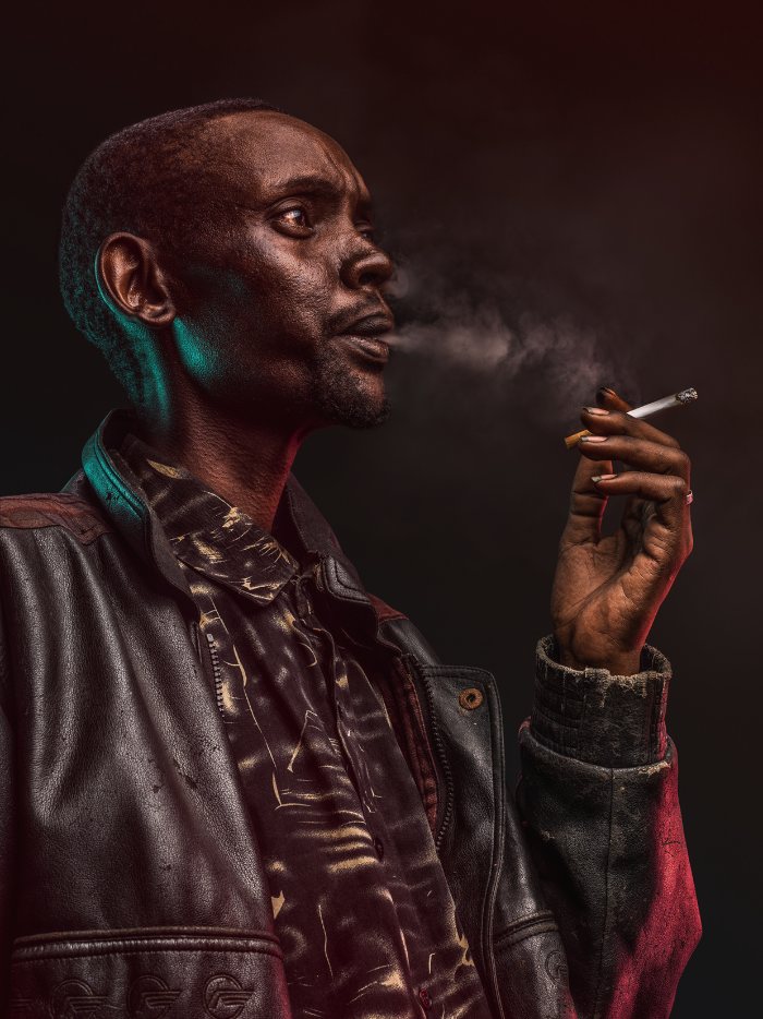 Osborne Macharia fotografou alguns dos homens de Kawangware, uma cidade perto de Nairóbi, lá no Quênia.