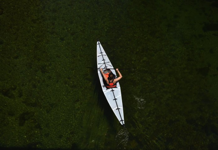 O Oru Kayak é um caiaque leve, compacto e projetado para ser montado no menor tempo possível. E o produto final ficou tão bom que ele é exibido no San Francisco Museum of Modern Art.