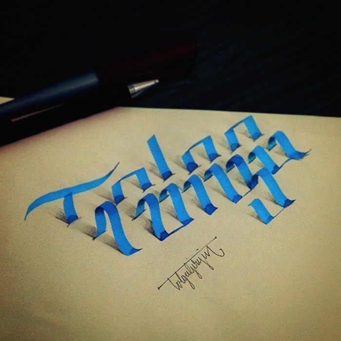 Encontrei o trabalho de Tolga Girgin no instagram há algumas semanas e, não sei por que, demorei para fazer esse post aqui. Os letterings em 3D e as caligrafias circulares são meus trabalhos de favoritos e acho que vocês vão gostar também.
