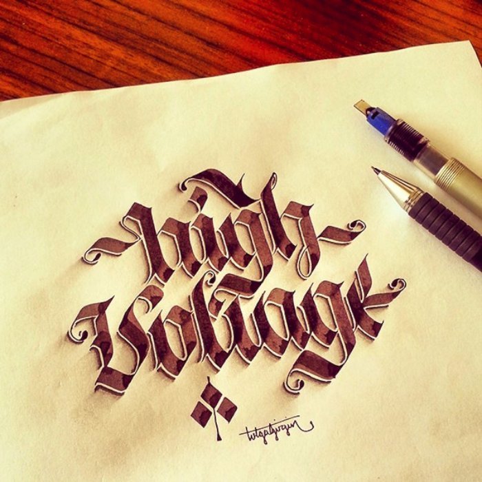 Encontrei o trabalho de Tolga Girgin no instagram há algumas semanas e, não sei por que, demorei para fazer esse post aqui. Os letterings em 3D e as caligrafias circulares são meus trabalhos de favoritos e acho que vocês vão gostar também.