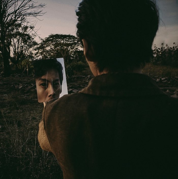 Yutha Adiputra Yamanaka cria imagens estranhas com um visual quase macabro. Essas foto montagens são tão estranhas que resolvi fazer um post sobre seu portfolio fotográfico por aqui.