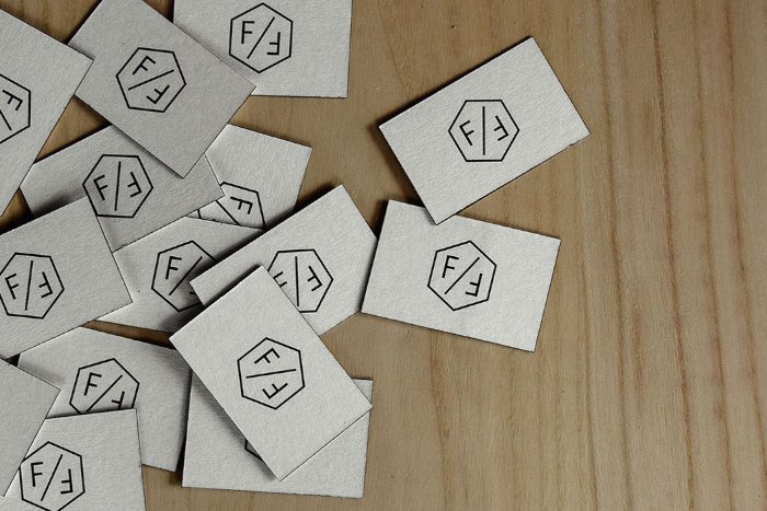 Fabian Fohrer estuda design gráfico em Konstanz, na Alemanha. Ele se considera um entusiasta do design e está produzindo cada vez mais projetos interessantes.