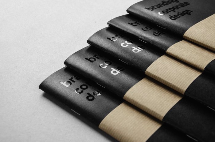 Fabian Fohrer estuda design gráfico em Konstanz, na Alemanha. Ele se considera um entusiasta do design e está produzindo cada vez mais projetos interessantes.