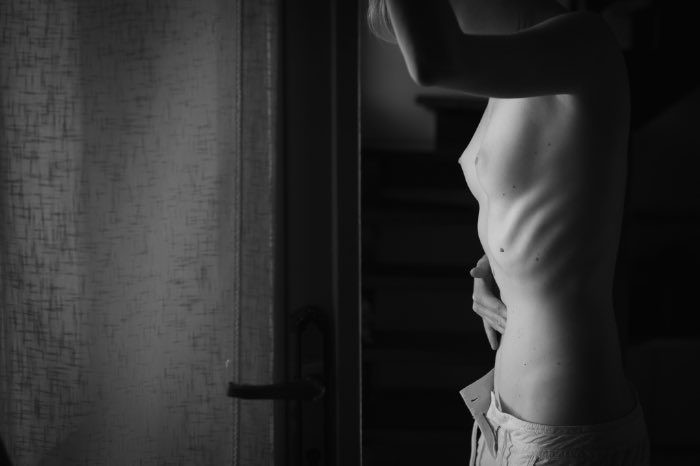 Roberto Girardi é um fotógrafo italiano com um portfólio cheio de lindas mulheres em poses sensuais.