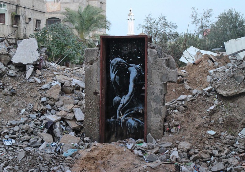 Banksy visita Gaza Cover