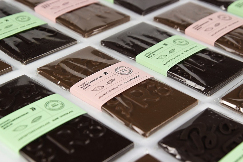 Se você é fã de tipografia e gosta de chocolate, as imagens desse post podem ser demais para você. Afinal, as fotos abaixo mostram o chocolate tipográfico criado por Christian Pannicke como um projeto estudantil pela University of Applied Sciences Berlin.