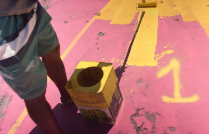 O artista conhecido como INSA cria GIFs animados analógicos usando seu graffiti e sua pintura. Ele é conhecido pelos GIFs animados que já fez em paredes que parecem se mover. Tudo feito com muito trabalho e inúmeros desenhos que se movem um pouco a cada dia.