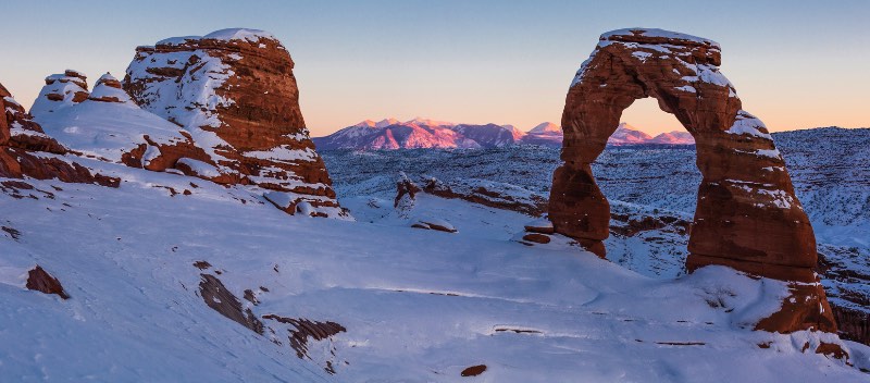 Jacob Frank é um fotógrafo fenomenal e passei grande parte da minha manhã navegando pelo seu flickr e por seu portfolio. Foi ali que me deparei com o seu trabalho voltado para registrar toda a beleza dos parques nacionais americanos. Do Arches National Park até o Canyonlands National Park, passando pelo Glacier National Park e pelo White Sands National Monument, Jacob Frank registra toda a beleza desses locais de um jeito que mereceria mais do que apenas um post por aqui.