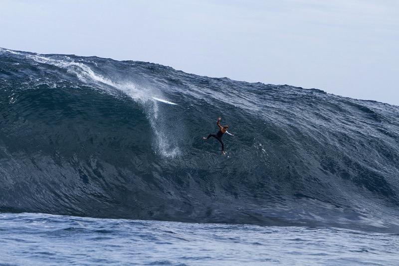 Ray Collins descreve seu trabalho como interpretação de fótons e de como a luz se forma na frente da sua câmera enquanto ele nada no oceano. É uma forma bem poética de explicar sua fotografia mas é bem próxima da verdade.