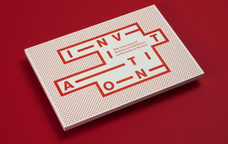 Design by Toko é um estúdio de design gráfico que trabalha com soluções mais do que criativas para comércio e cultura. Do conceito, passando pelo design e até o produto final, eles trabalham com todo o processo de design. Seja ele branding e identidade visual, design gráfico, internet ou o que mais você pensar.